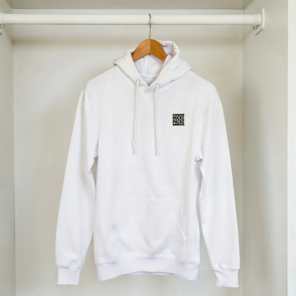 Hoodie with large white skull and red black cityscape design on front – Produktansicht 9